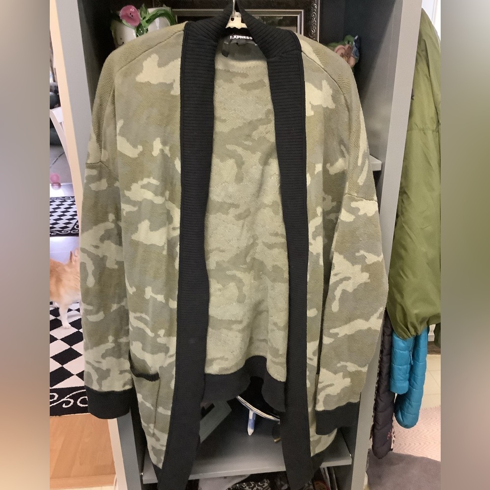 Express Camo Cardigan med guc cotton cozy
